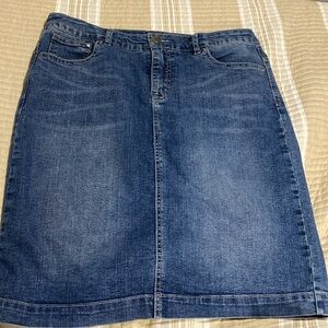 Knee length denim skirt sz 10